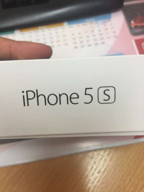iPhone 5 S  16GB