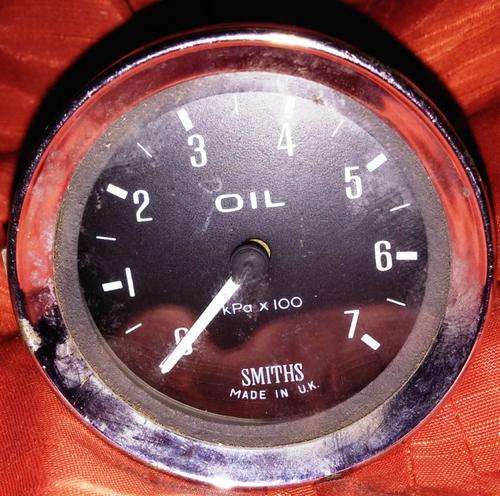 Vintage Smiths Oil Pressure Gauge
