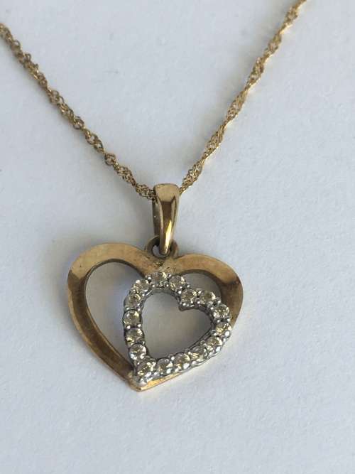 9kt Yellow Gold Necklace & Hart Shape Pendant