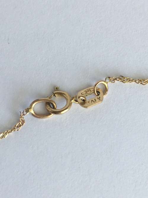 9kt Yellow Gold Necklace & Hart Shape Pendant