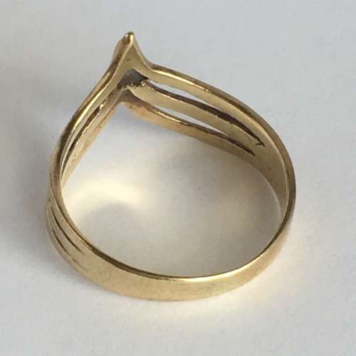 * 9ct Yellow Gold Ladies ring