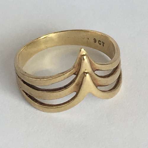 * 9ct Yellow Gold Ladies ring