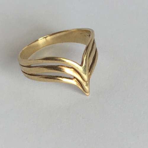 * 9ct Yellow Gold Ladies ring
