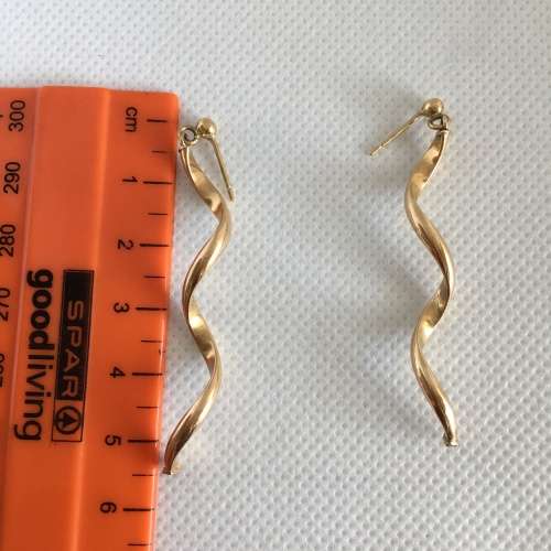9ct Yellow Gold Ladies Spiral Earrings