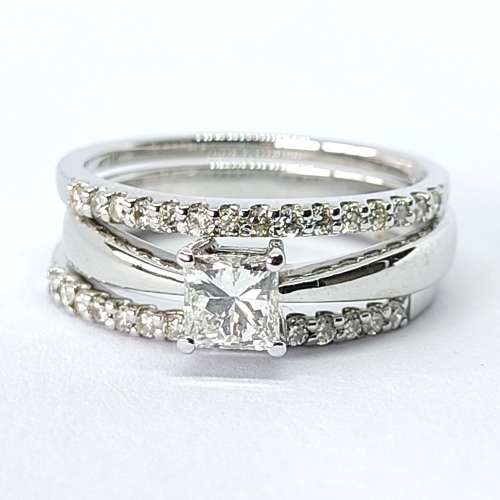 Beautiful White Gold Princess Cut Diamond Ring