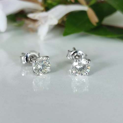 Bargain White Gold Diamond Stud Earrings 0.83ct #1062