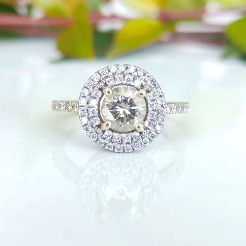 Gorgeous Diamond Ring over 1 carat!!! #1079