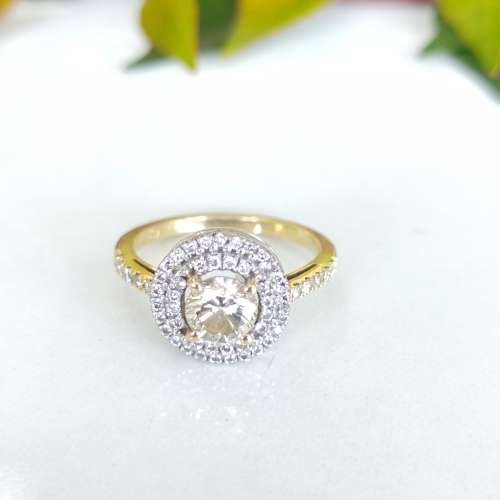 Gorgeous Diamond Ring over 1 carat!!! #1079