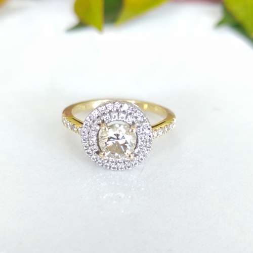 Gorgeous Diamond Ring over 1 carat!!! #1079