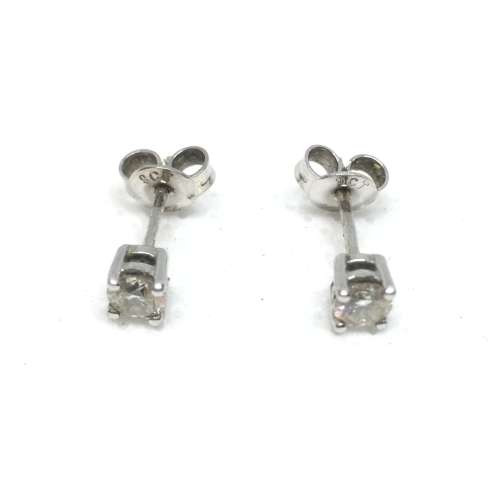 Beautiful 9ct White gold Diamond Stud Earrings