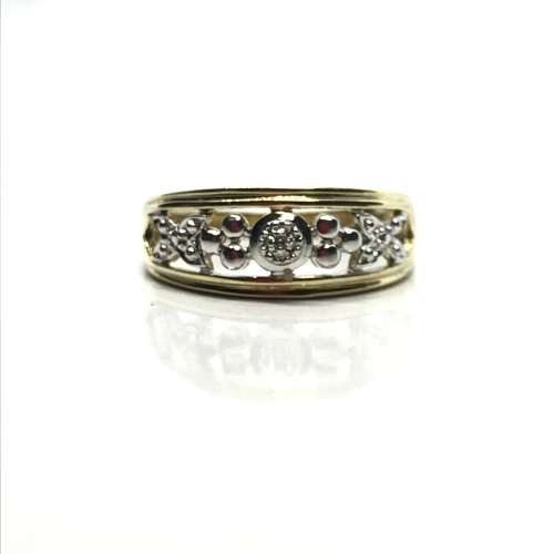 Beautiful 9ct Yellow Gold Ring