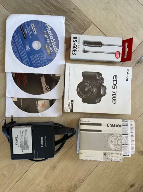 Canon EOS 700D Camera and 18 MP Lens Plus Kit with 2 Extra Lenses