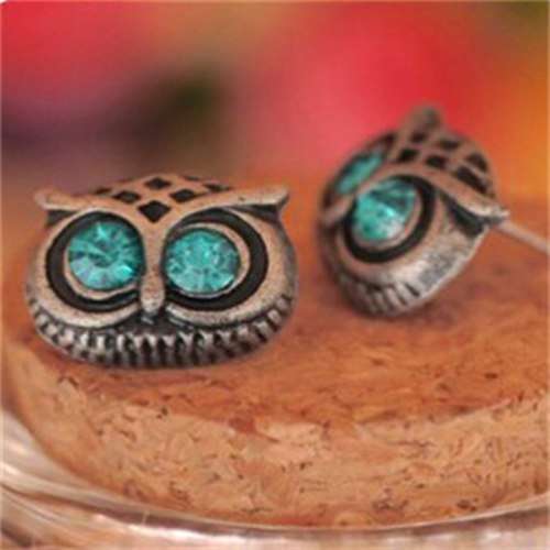 VINTAGE CUTE RETR OWL EARRINGS WITH BLUE STUDS