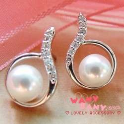 SILVER PLATED LOOP RHINESTONE EARING WITH PEARL