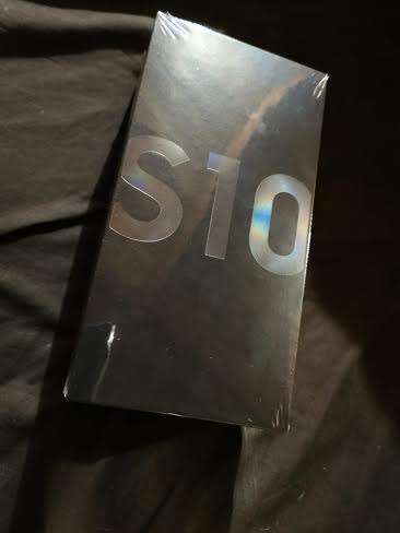 SAMSUNG BLACK S10    *VODACOM 24 MONTH GUARANTEE *
