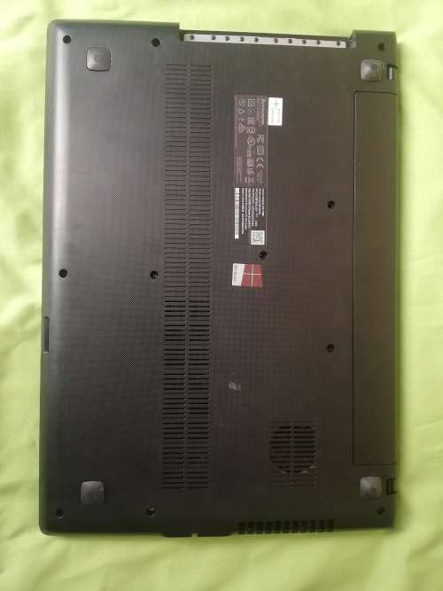 LOT ~ MIXED LAPTOP COVERS AND BATTERIES