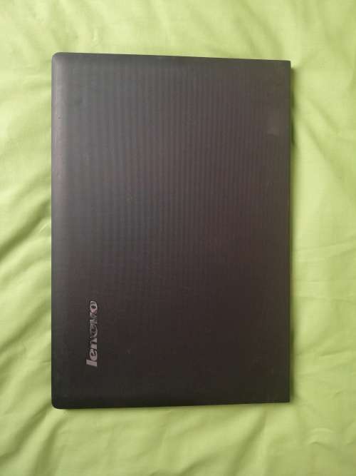 LOT ~ MIXED LAPTOP COVERS AND BATTERIES