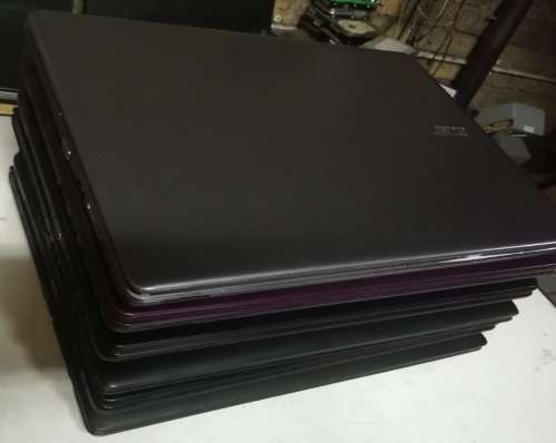 LOT ~ MIXED LAPTOP COVERS AND BATTERIES