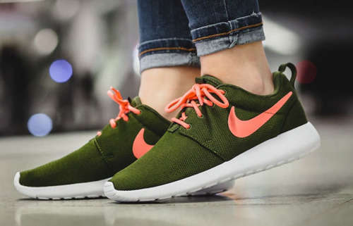 Original Ladies Nike Roshe One 511882-306 - UK 7 (SA 7)