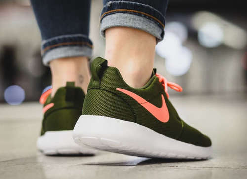 Original Ladies Nike Roshe One 511882-306 - UK 7 (SA 7)