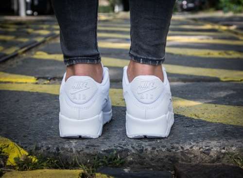 Original Mens Nike Air Max 90 Essential - 537384-111 - UK 9 (SA 9)