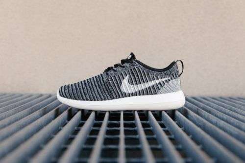 Original Mens Nike ROSHE TWO FLYKNIT - 844833-007 - UK 10 (SA 10)