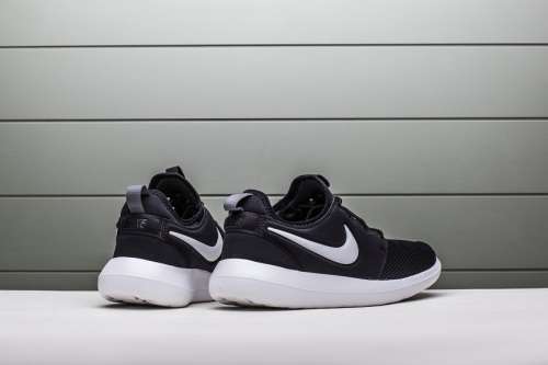 Original Mens Nike ROSHE TWO - 844656-004 - UK 10 (SA 10)