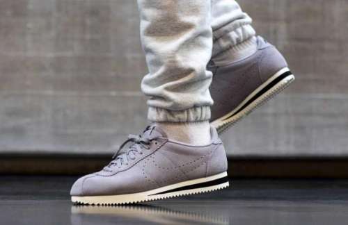 Original Mens Nike CLASSIC CORTEZ SUEDE - AA3108-001 - ***SEE AVAILABLE SIZES IN AD***