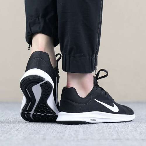 Original Ladies Nike LUNAR APPARENT - 908998-001 - UK 4 (SA 4)