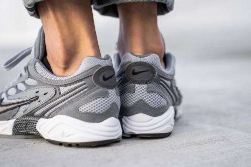 Original Mens Nike AIR GHOST RACER - AT5410-003 - UK 8 (SA 8)