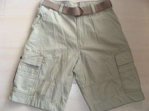 Original Mens Levi's Cargo Shorts with Belt 32W - Retails for R999