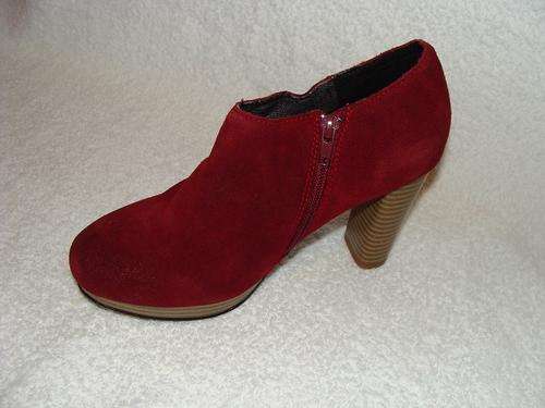 Original Ladies Levi's Safron Burgandy Genuine Leather Upper - UK 5 (SA 5)