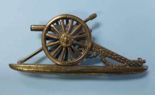 Diamond Fields Artillery Brass Pouch Badge *Owen 209*