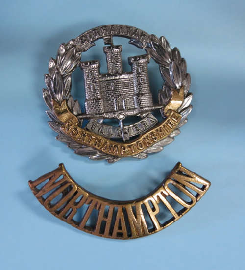 Northamptonshire Regiment Cap Badge & Shoulder Title *Kip 666*