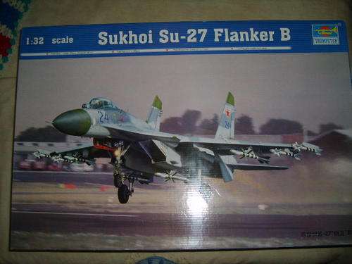 Sukhoi SU-27 Flanker B - 1/32 scale Trumpeter Kit