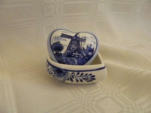 Trinket Box  "Delftware Handwerk" - Elesva Rolland