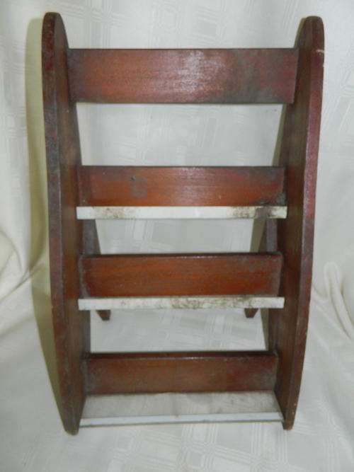 Little Magazine Stand