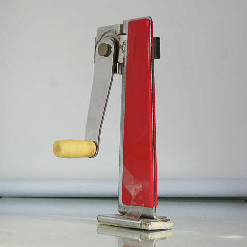RETRO WALL MOUNT TIN OPENER - MADE IN ENGLAND