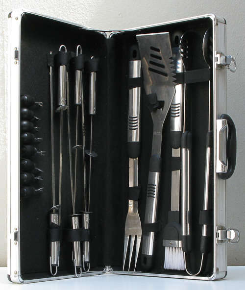 MODERN CHEAP STAINLESS STEEL BRAAI SET