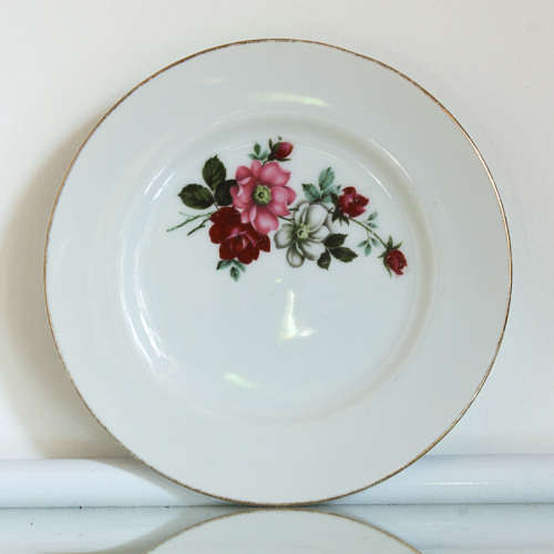 1 LOT, VINTAGE PLATES X2