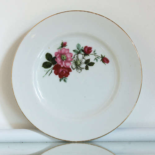 1 LOT, VINTAGE PLATES X2