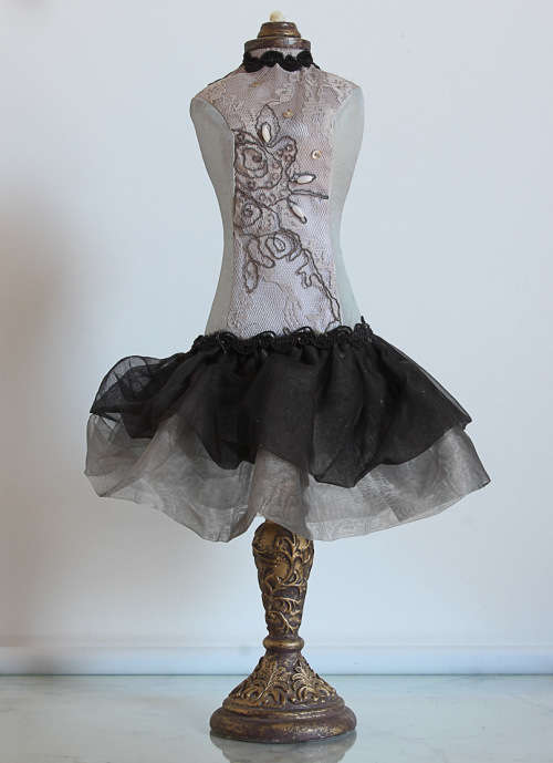 VINTAGE JEWELLERY DOLL STAND