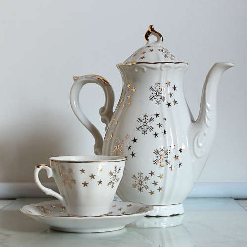 SMALL VINTAGE COFFEE POT WITH ONE CUP AND SAUCER