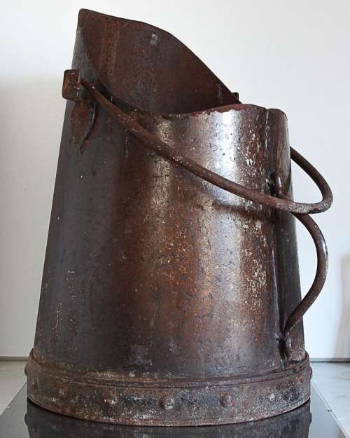 VINTAGE METAL ASH / COAL BUCKET
