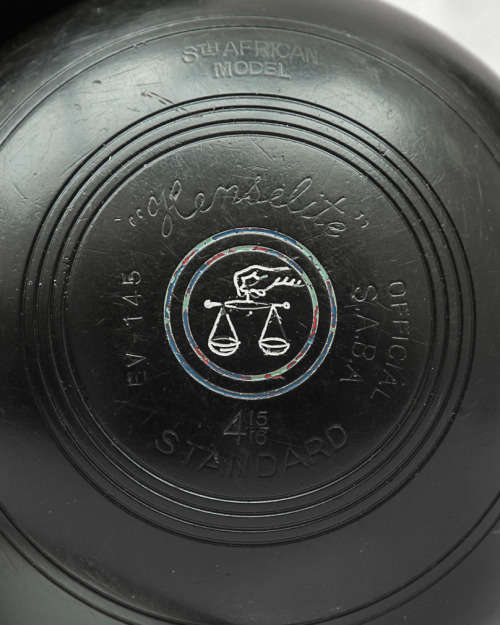 Hot@250! 4 VINTAGE BOWLS BALLS AND BOOK IN A LEATHER CARRY CASE