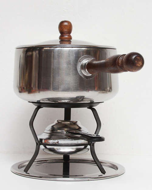 RETRO STAINLESS STEEL FONDUE SET WITH BOOK AND FORKS, 1 LOT