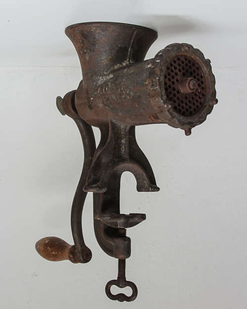 VINTAGE CAST IRON SWEDISH MINCER, BOLINDERS No.10