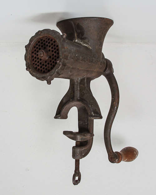 VINTAGE CAST IRON SWEDISH MINCER, BOLINDERS No.10