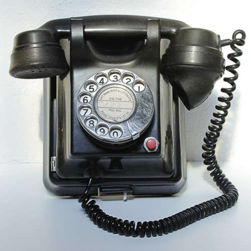 VINTAGE - BLACK WALL MOUNT BAKELITE TELEPHONE - ATM