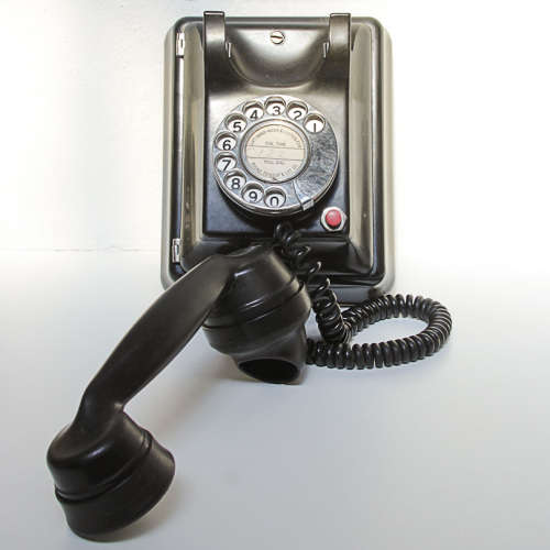 VINTAGE - BLACK WALL MOUNT BAKELITE TELEPHONE - ATM